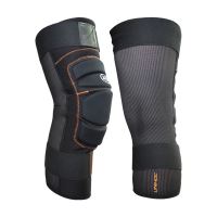 Brankářské florbalové chrániče kolen a holení UNIHOC GOALIE SHINGUARD FLOW black pair 150/170cl